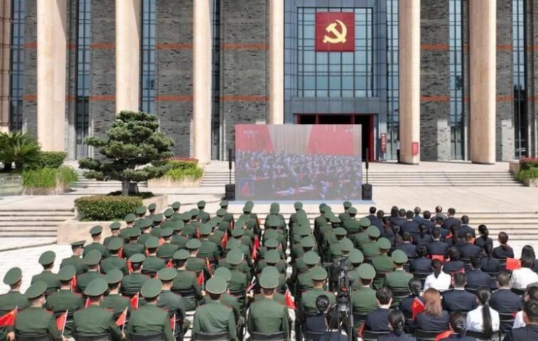二十大时光｜为如期实现建军一百年奋斗目标砥砺奋进——全军官兵认真收听收看党的二十大开幕会并展开学习讨论