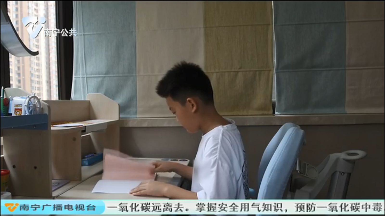 个人成长纪录片 李令珂