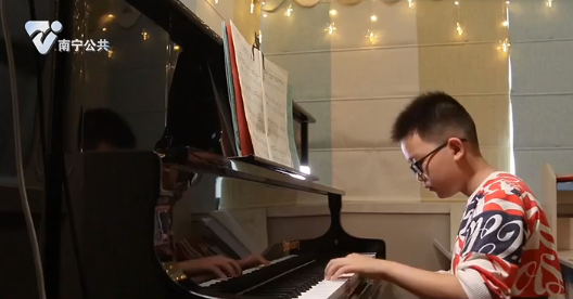 【少儿才艺展示】节目：小步舞曲（钢琴）表演者：李令珂