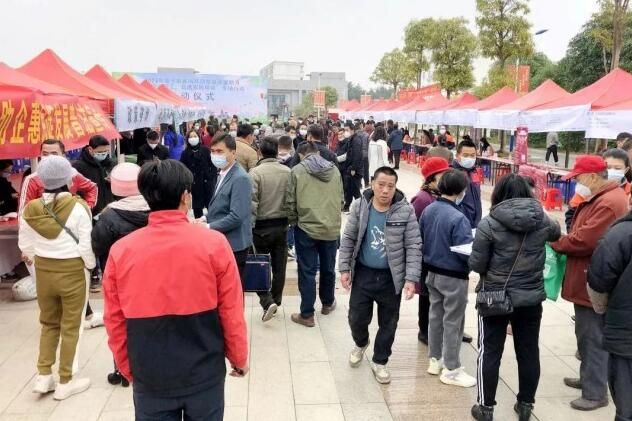 南宁在全区率先启动2023年春风行动暨就业援助月活动！首场招聘会提供1.2万个就业岗位！