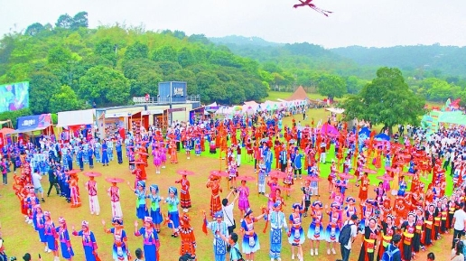 像石榴籽緊緊擁抱——廣西扎實推進鑄牢中華民族共同體意識示范區建設