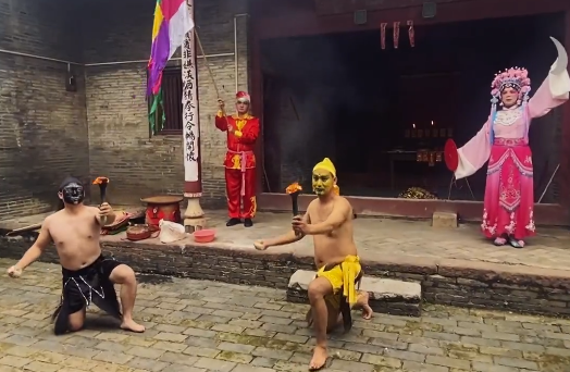 南宁陈东古傩戏《大酬雷》 感受壮族先民生活场景