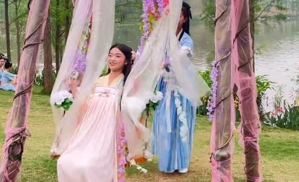 在青秀山一起领略国风之美