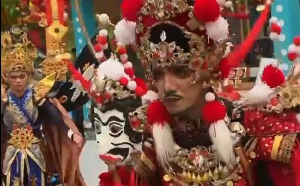 印尼民族服装表演秀 惊艳到你了吗？