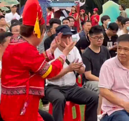 “爱在南宁”相亲大会：来！红娘现场教你“搞氛围”