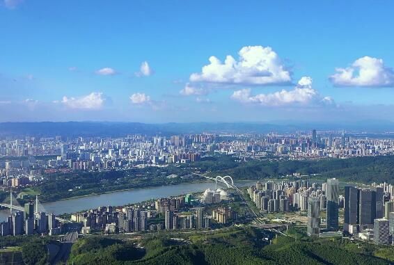 好日子在歌里过，在诗里行！快一起来这里看“诗和远方”→