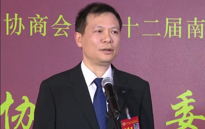 陆华：完善一体化的南宁市智慧社区养老服务体系