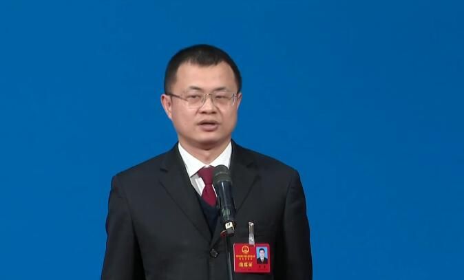 高鑫：加快形成“产业+科技创新+金融”的经济新循环