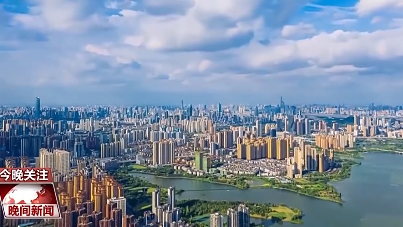 天更蓝、水更清、地更绿，两会一年间来看这份美丽“答卷”