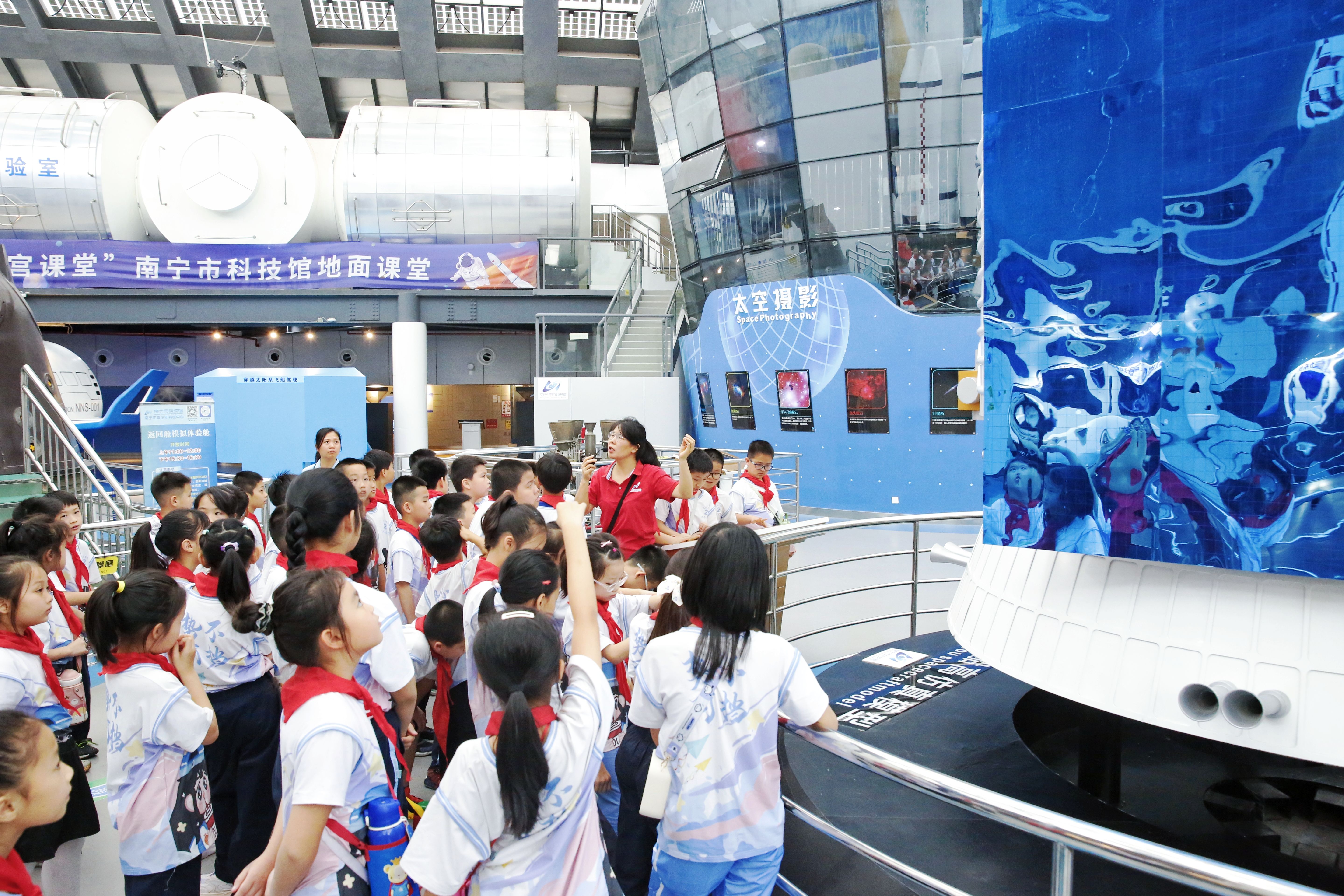 市科技馆多彩科普活动开启全民航天盛宴 庆祝第九个“中国航天日”