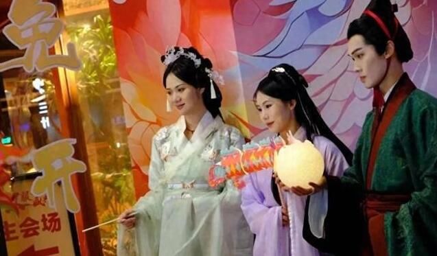 赏花灯猜灯谜 南宁多彩活动邀您庆元宵